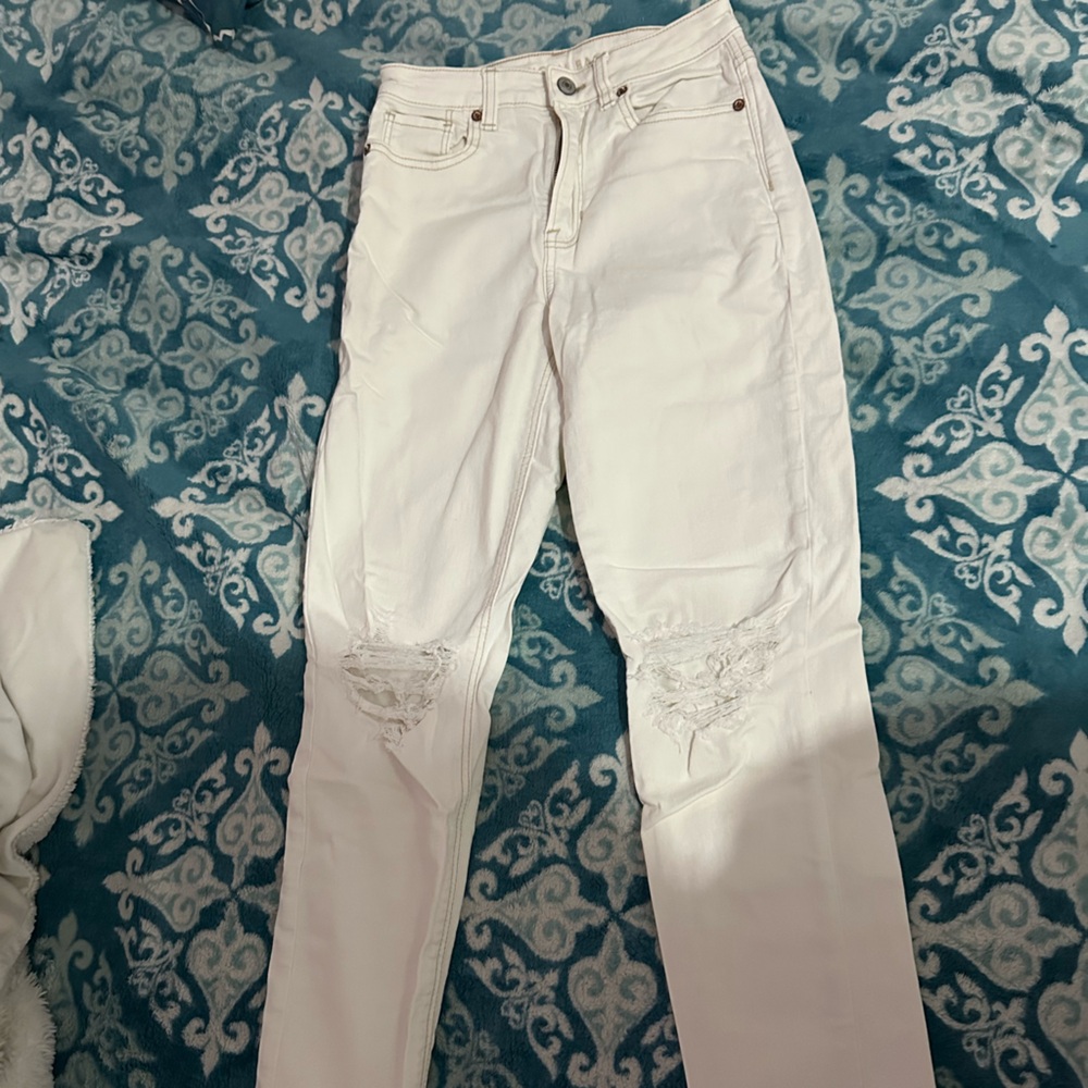 American Eagle Outfitters Ripped Jeans